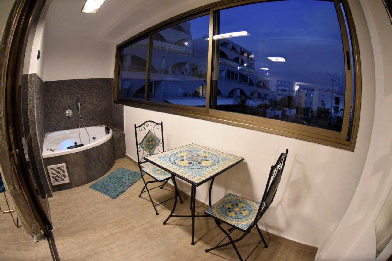 Luxury Suite On Lev Eilat With Balcony And Jacuzzi Kültér fotó